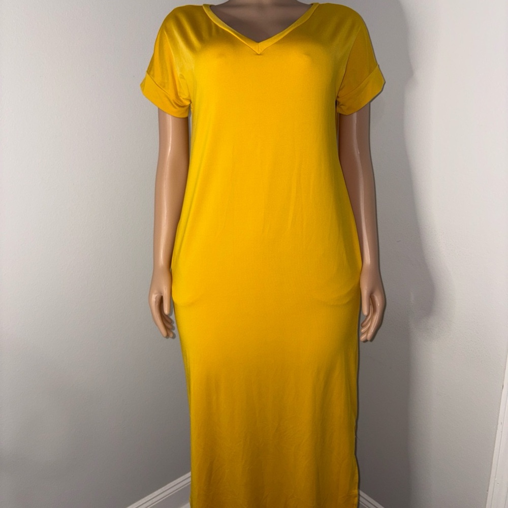 Elegant Yellow V-Neck Maxi Dress